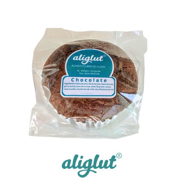 Ponqué de chocolate sin gluten, disponible con o sin huevos, hecho con harinas de arroz, maíz, yuca, papa y cacao puro.